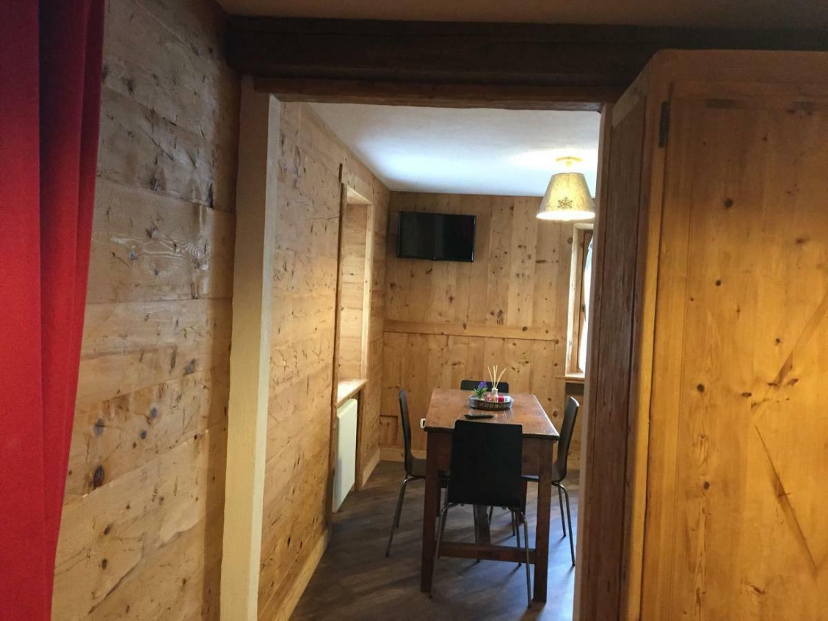 Maison D'Antan Alloggio Ad Uso Turistico Vda Charvensod N 0022 Aosta Bagian luar foto