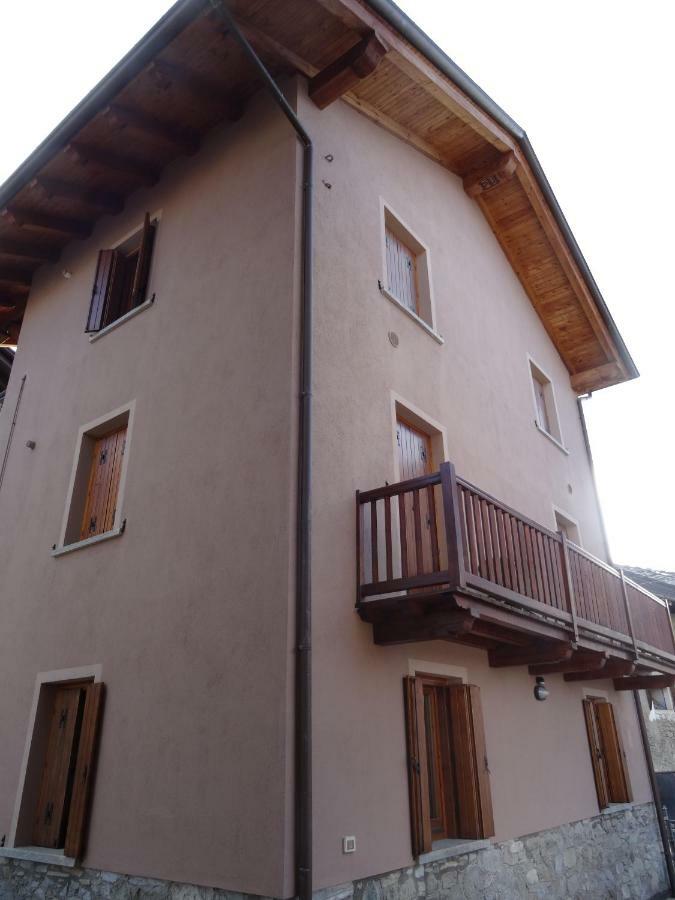 Maison D'Antan Alloggio Ad Uso Turistico Vda Charvensod N 0022 Aosta Bagian luar foto